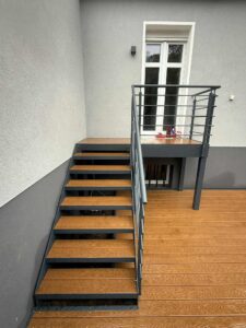 Aussentreppe Aus wpc terresendielen
